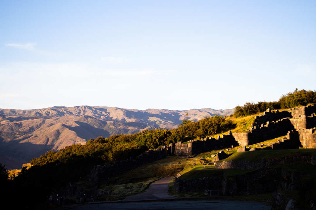 Sitio arqueológico de Sacsayhuaman, lugar construido a través de la mita inca, forma de trabajo y organización económica Inca