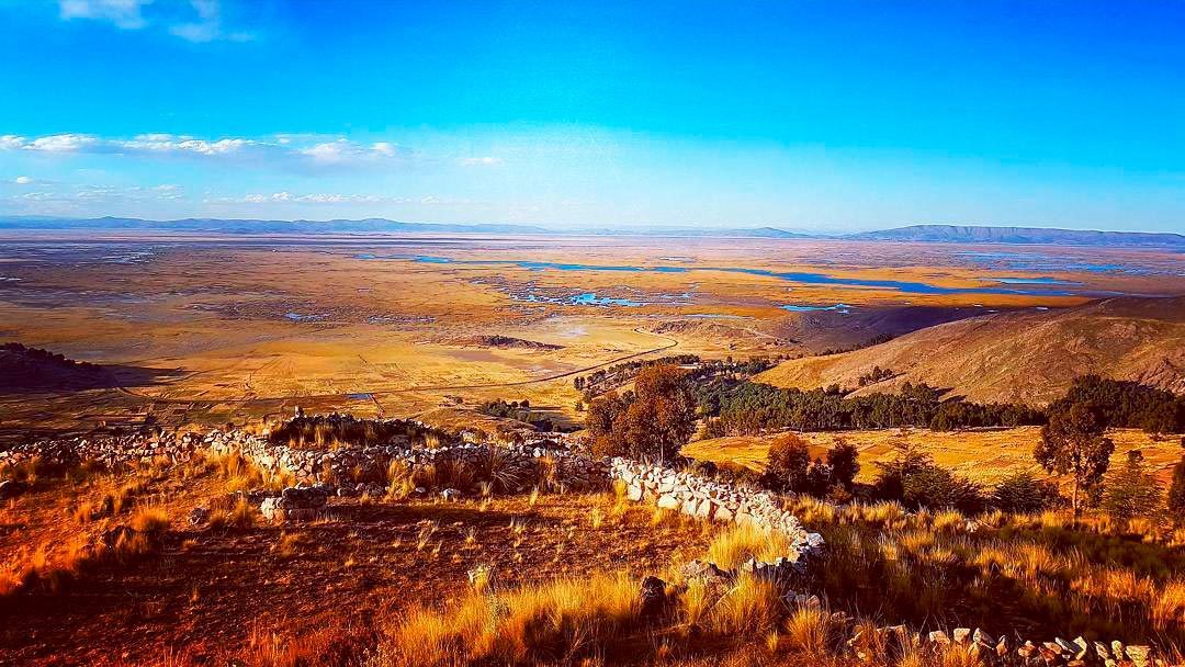 Vista panorámica de la Reserva Nacional del Titicaca