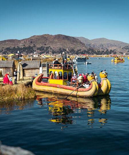 Tour a las Islas Flotantes de los Uros Puno Perú