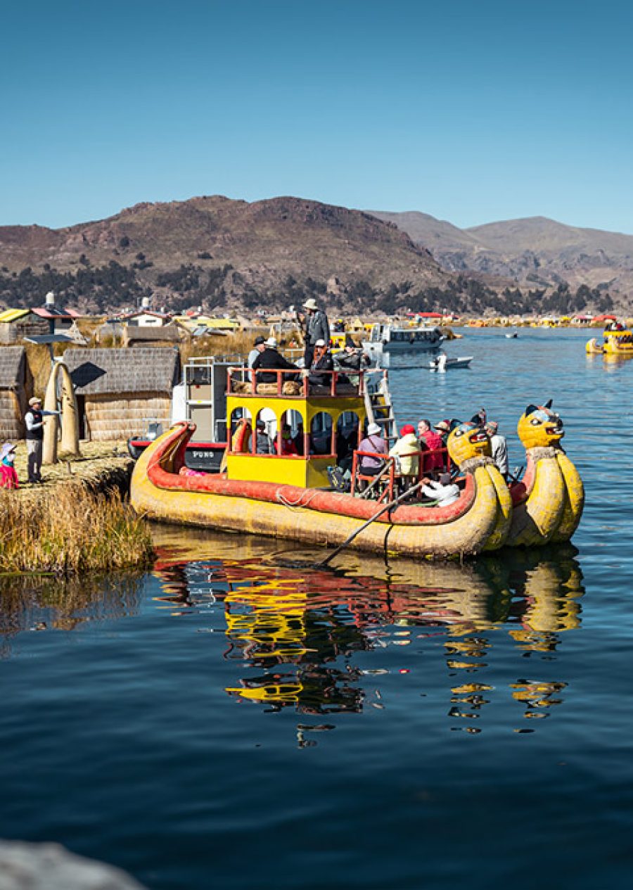 Tour a las Islas Flotantes de los Uros Puno Perú