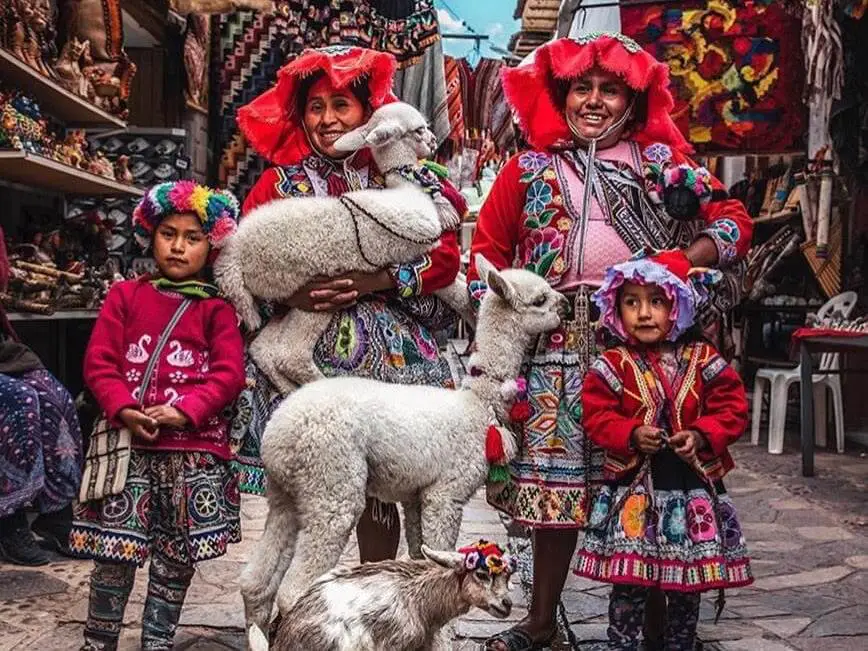 Conoce el mercado de Pisac, sus costumbres y bellos trabajos hechos a mano por los artesanos de la zona