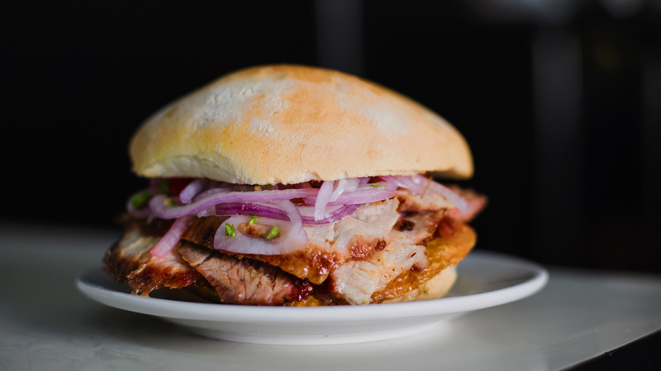 Pan con Chicharrón Butifarra